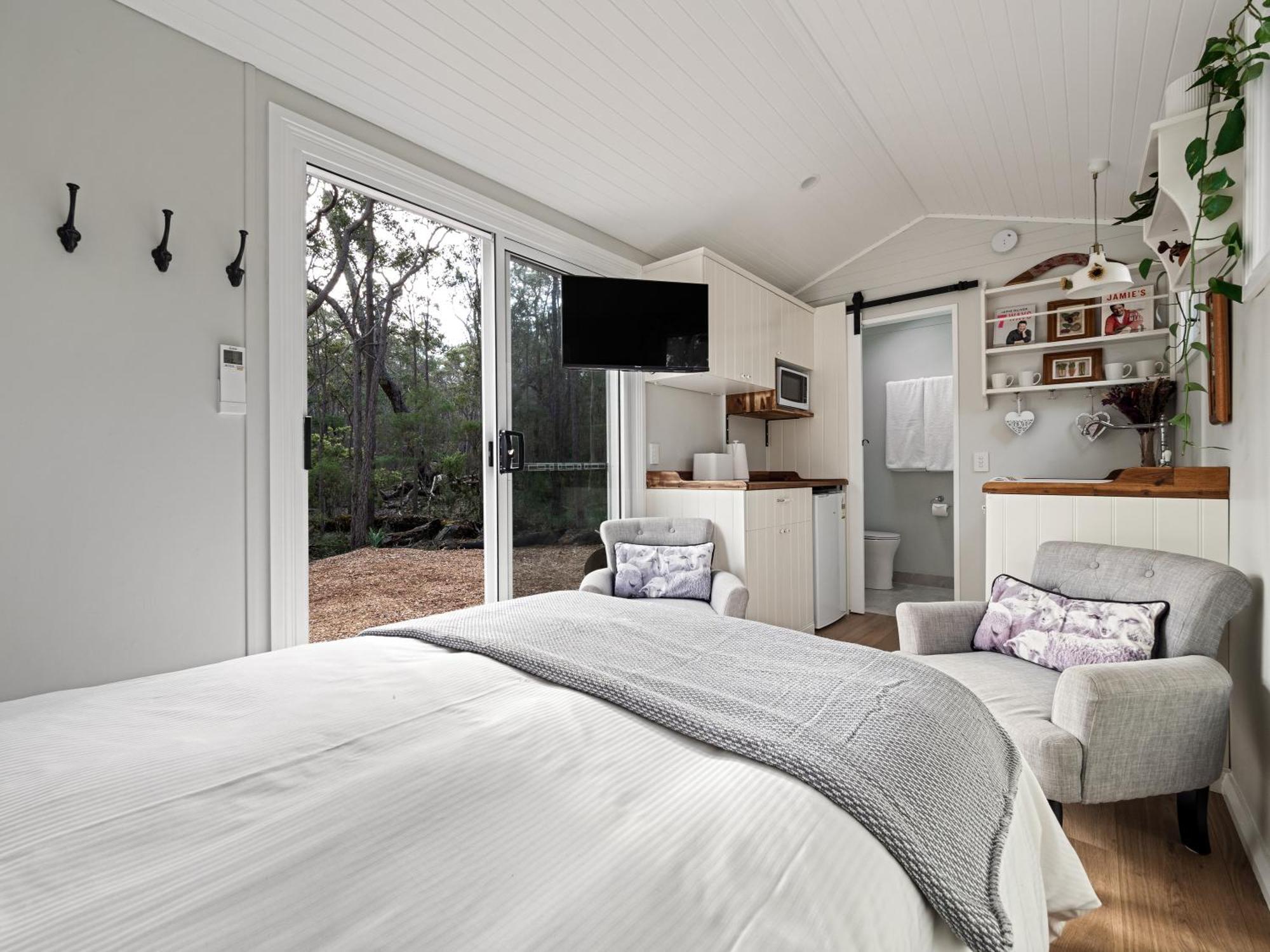 Luxury Tiny Homes In The Forest Rosa Glen
